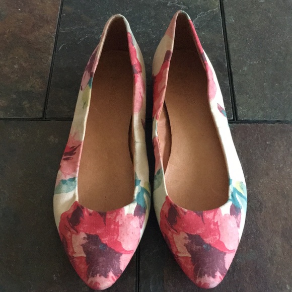Madewell Shoes - Madewell Floral Fabric Skimmer